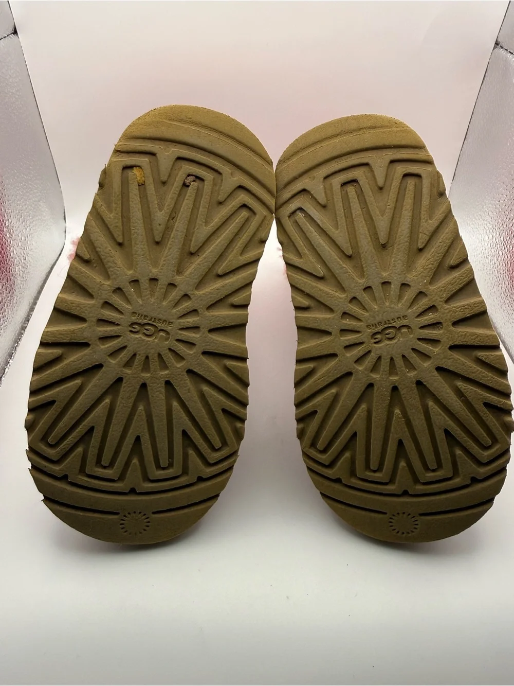 UGG Bailey Bow Classic Winter Lined Boots Toddler 8 Pink Sheepskin Suede